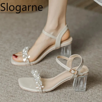 Damen-Sommersandalen 2026 Neu mit Perlen High Heels Pantoletten Mädchen mit Kristallabsatz Trendige transparente Sommerschuhe
