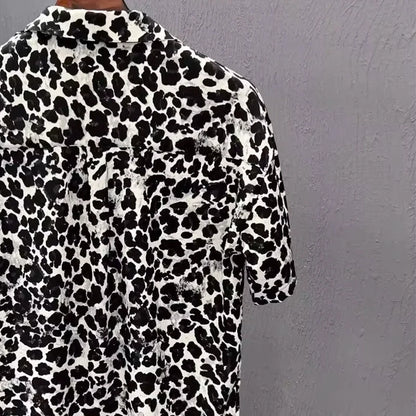 Camicia a maniche corte con stampa leopardata Design da uomo di nicchia Moda Versatile Casual Estate Stile sottile 2025 Nuovo top alla moda