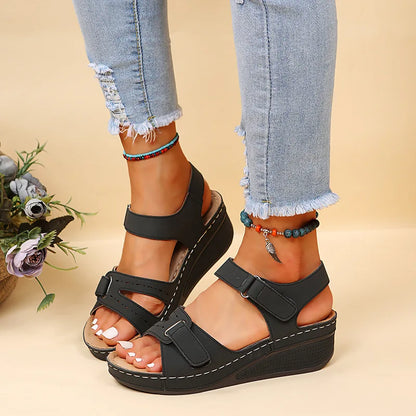 Sandali con zeppa estivi per donna 2025 Scarpe da spiaggia antiscivolo di nuova moda Donna Sandali con plateau casual leggeri Mujer Plus Size