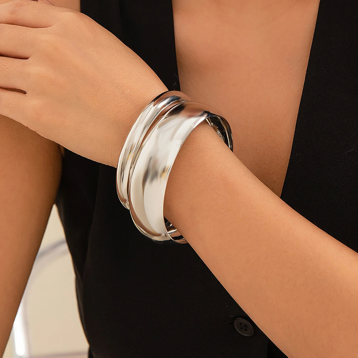Salircon gotico asimmetrico 2 pezzi Set di braccialetti grandi Vintage bracciale largo in metallo liscio regalo di gioielli tribali africani da donna
