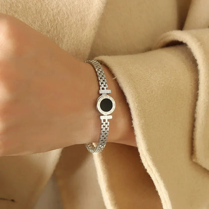 Bracciale alla moda per donna, bracciale da coppia in acciaio inossidabile acrilico nero con numeri romani incisi, regalo per ragazza