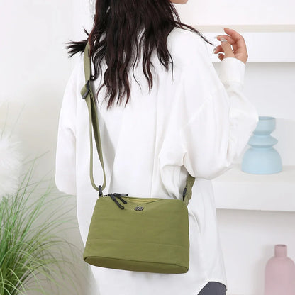Nuova borsa a tracolla da donna in tessuto di nylon morbido Tasche multiple Borsa stile casual Borse a tracolla in tinta unita per ragazze