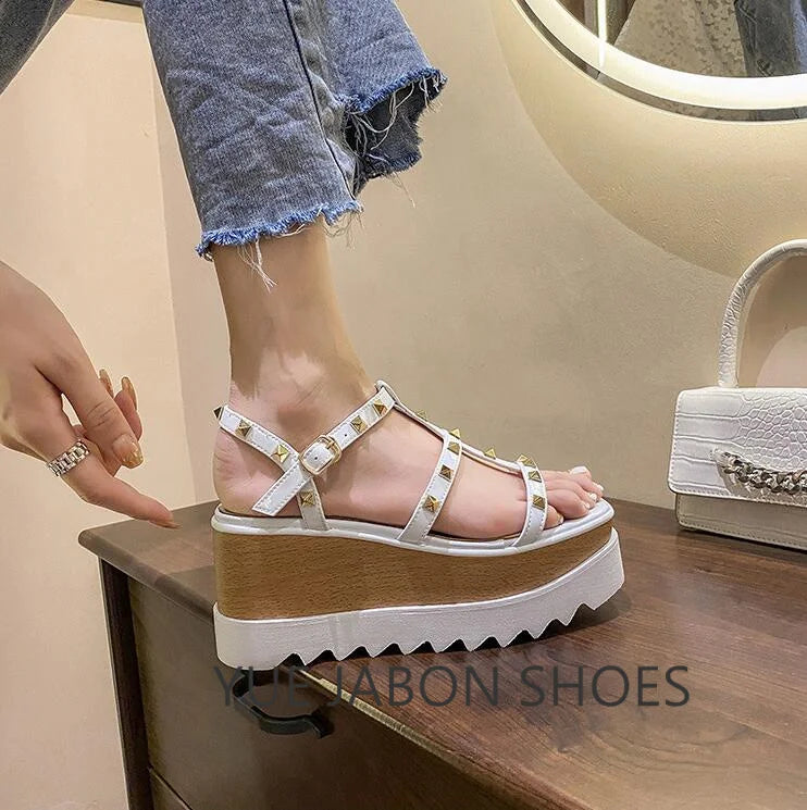 Genuine Leather Buckle Strap Sandals Breathable Sneakers Stars women summer rivets shoes Korean Style Platform Casual Shoes