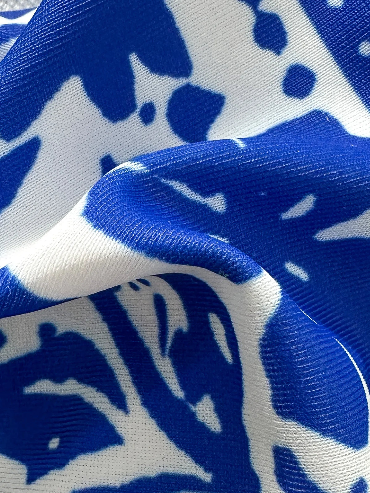 2026 Blue and White Porcelain Printed Bikini Neck Triangle Cup Split Swimsuit Women's Beach Holiday Swimsuit