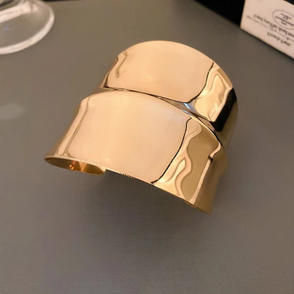 Bracciale in lega geometrica multistrato con anello in metallo per donna Accessori per gioielli da festa di lusso con anello da braccio stile esagerato e fresco