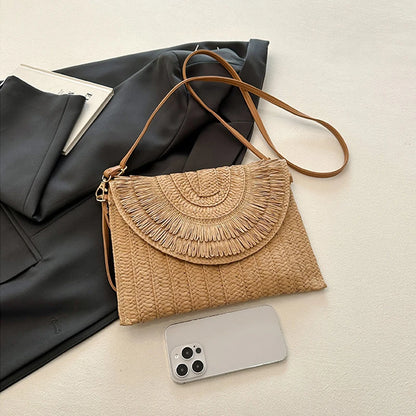 Pochette in paglia intrecciata fatta a mano Borsa in tinta unita Borsa da donna con patta estiva Bohe Portafogli da spiaggia Borsa a tracolla