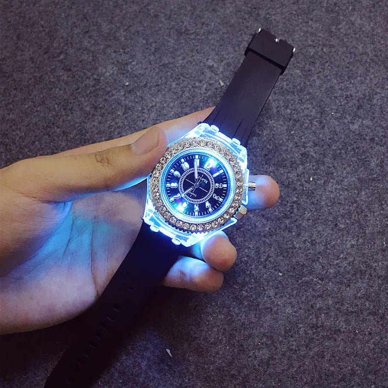 led Flash Orologio luminoso Tendenze della personalità studenti amanti gelatine donna orologi da uomo 7 colori luce Orologio da polso bayan kol saati