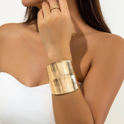 Salircon Bracciale aperto con polsino largo asimmetrico gotico Estetica punk Bracciale regolabile Gioielli da donna per feste di moda