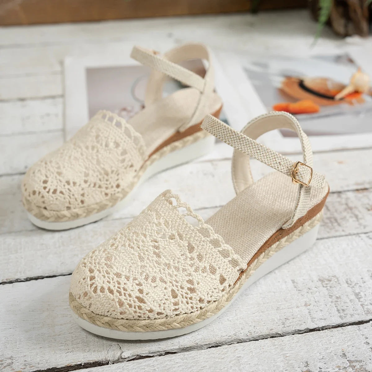 Sandales de mode décontractées d'été pour femmes 2025 Nouvelles chaussures pour femmes Chaussures compensées en maille respirante Sandales de plage décontractées