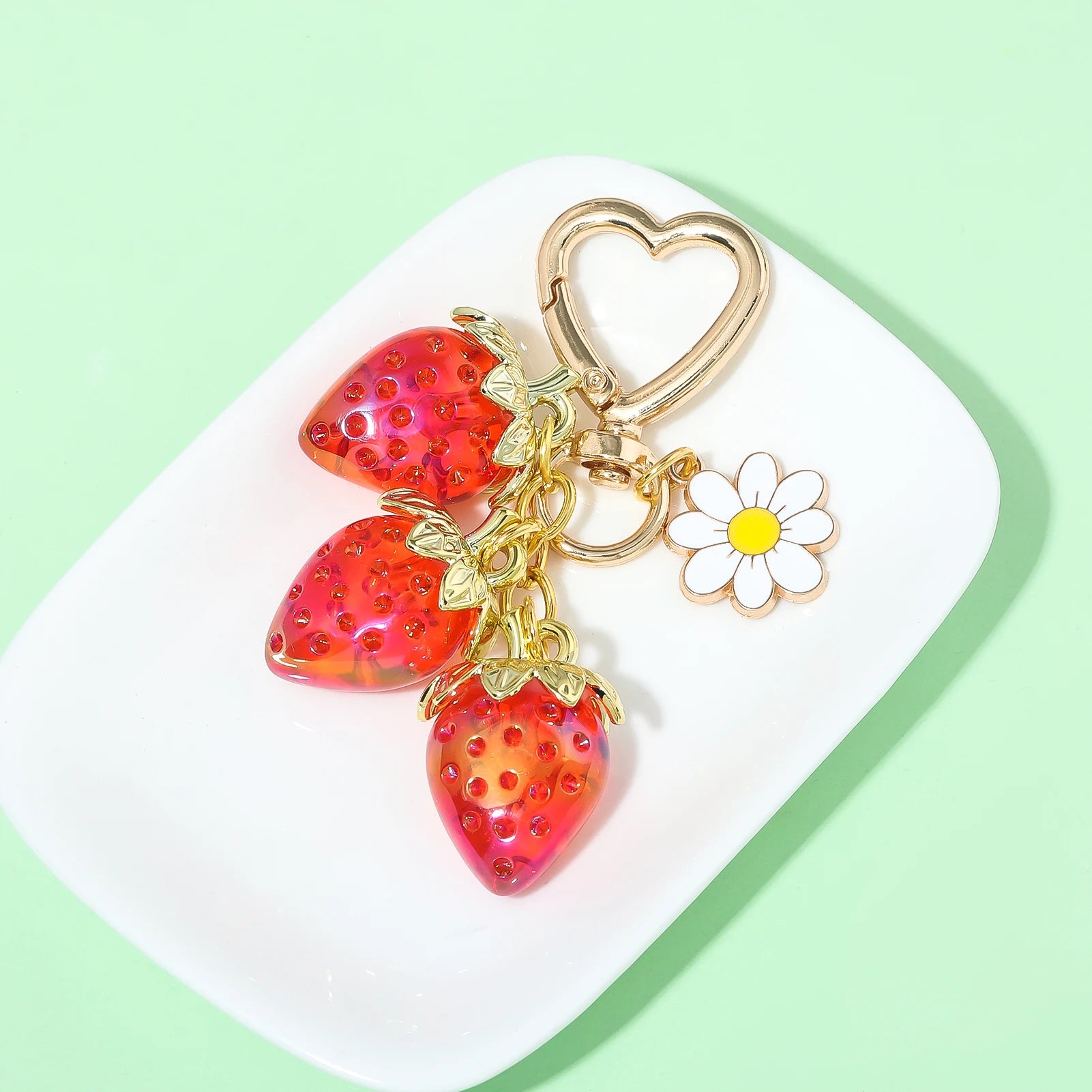 Simpatico portachiavi con ciondolo a forma di borsa con fragola, cuore Kawaii, fiore, margherita, portachiavi per donne, ragazze, borsa, ciondolo, accessori regalo