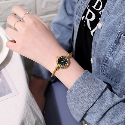 Orologio da polso da donna Orologio da donna con piccolo braccialetto in oro Orologio da polso da donna al quarzo retrò in acciaio inossidabile Orologio da polso