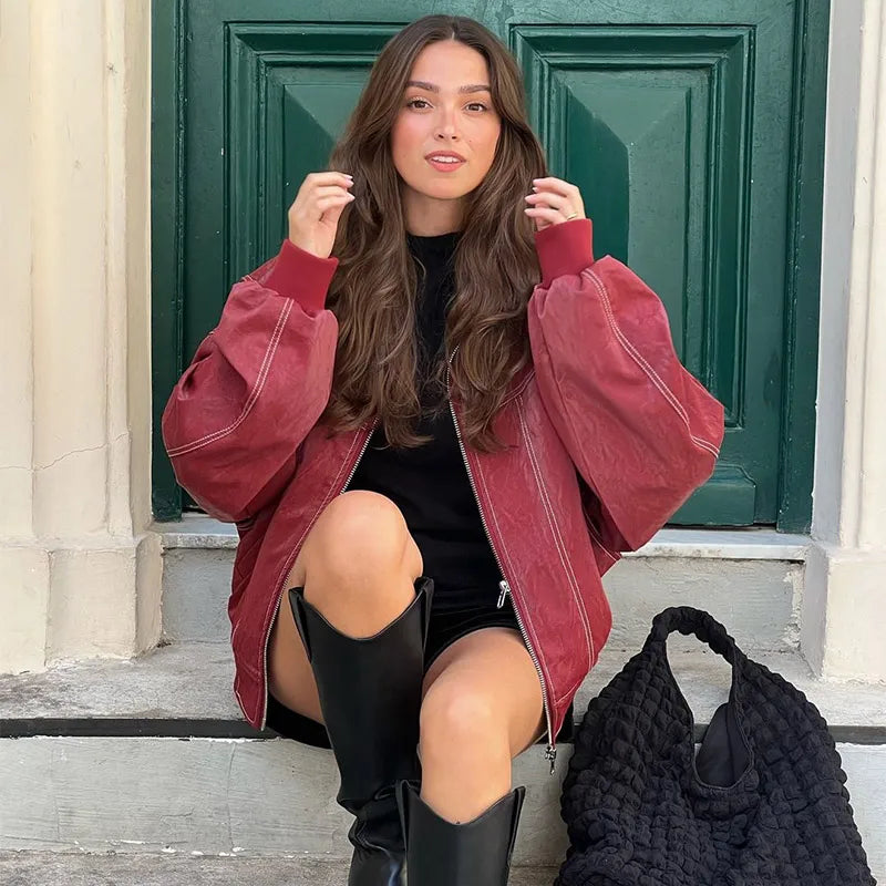 Giacca da pilota in pelle da donna con colletto alto, cerniera rossa, cappotto corto, abbigliamento casual alla moda, novità 2026, streetwear.
