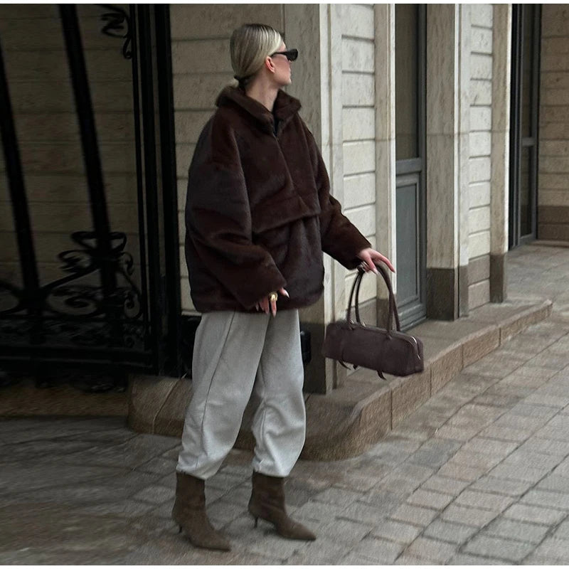 Cappotto da donna in pelliccia sintetica marrone con cappuccio Giacca da tasca a maniche lunghe di lusso oversize Lady 2025 Autunno Inverno Chic Street Capispalla