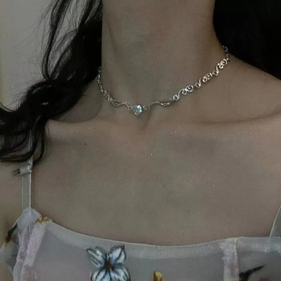 Collane con ciondolo a forma di cuore con ali d'angelo Colore argento 5A Cubic Zirconia Stile minimalista Catena clavicola Gioielli per donne e ragazze