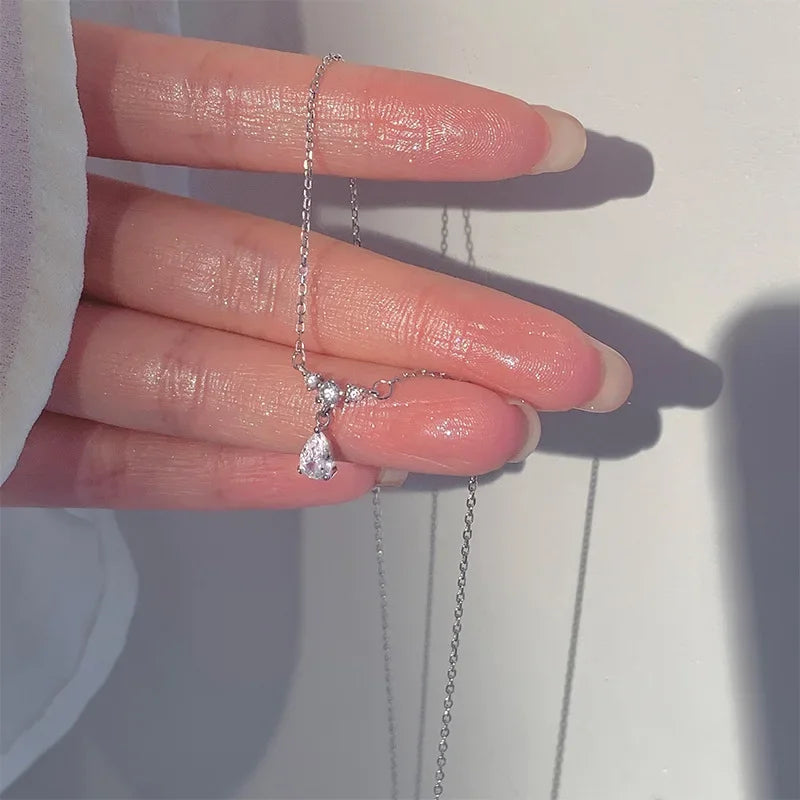 Collane con ciondolo a forma di cuore con ali d'angelo Colore argento 5A Cubic Zirconia Stile minimalista Catena clavicola Gioielli per donne e ragazze