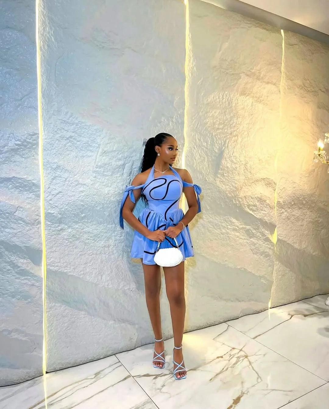 CM.YAYA Donne di Estate Bowknot Spalla Halter Neck A Righe Geometriche Grande Altalena Vestito Streetwear Night Club Abiti Da Festa Abiti