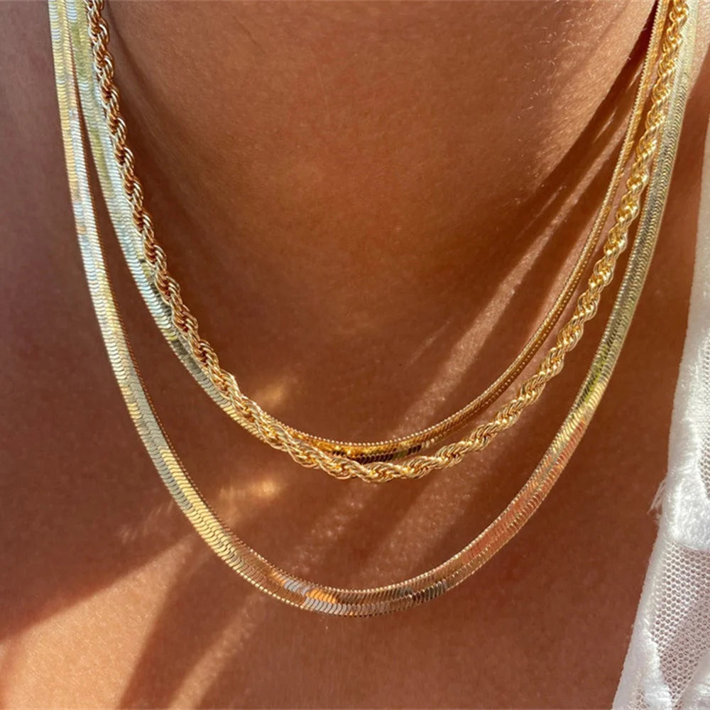 Collana con ciondolo moneta con ritratto di testa a catena spessa con piatto in oro punk vintage per gioielli hip-hop geometrici multilivello di moda da donna