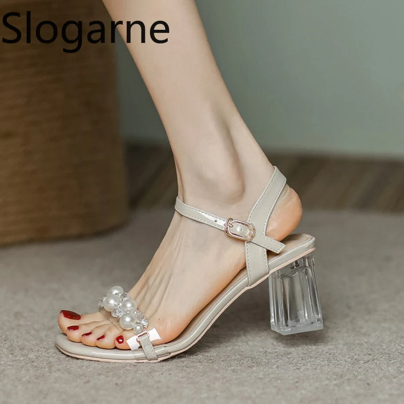 Damen-Sommersandalen 2026 Neu mit Perlen High Heels Pantoletten Mädchen mit Kristallabsatz Trendige transparente Sommerschuhe