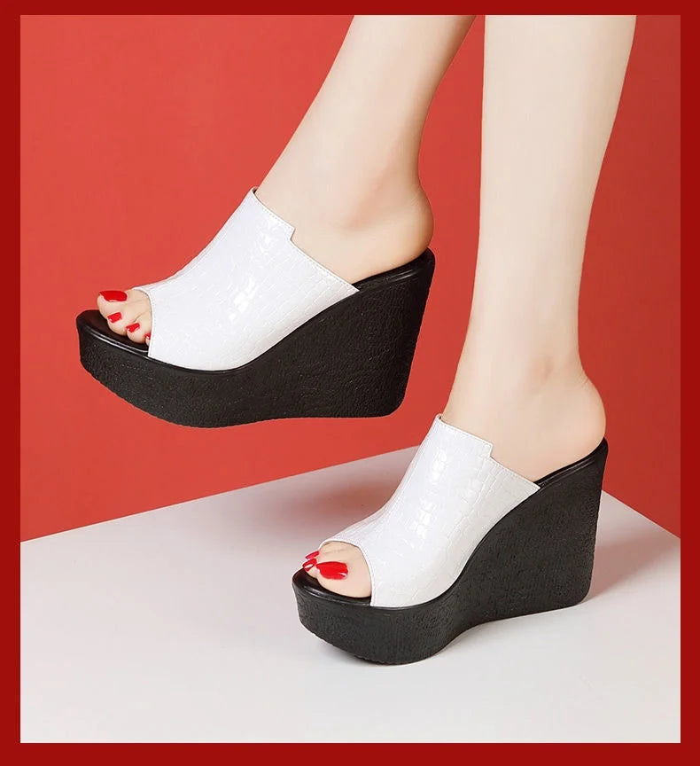 Sandali con Zeppa in Pelle Lucida Estivi da Donna, Misura Piccola 32-43, Tacco Alto 11cm, Ciabatte Eleganti per Ufficio e Modello, Collezione 2026
