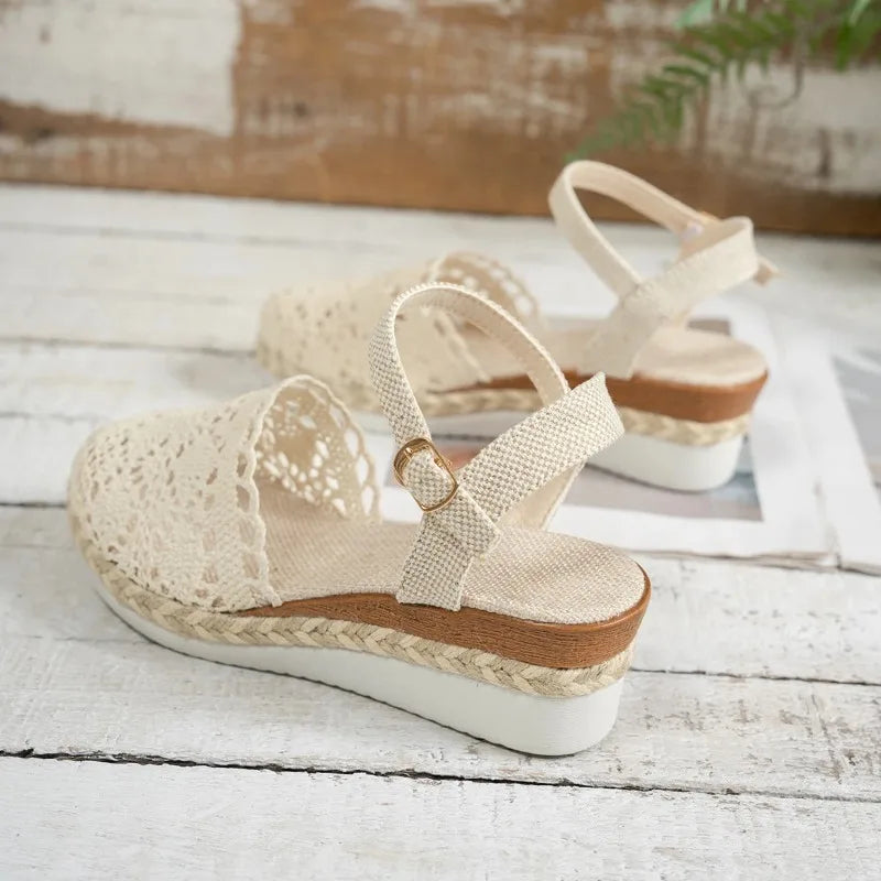 Sandales de mode décontractées d'été pour femmes 2025 Nouvelles chaussures pour femmes Chaussures compensées en maille respirante Sandales de plage décontractées