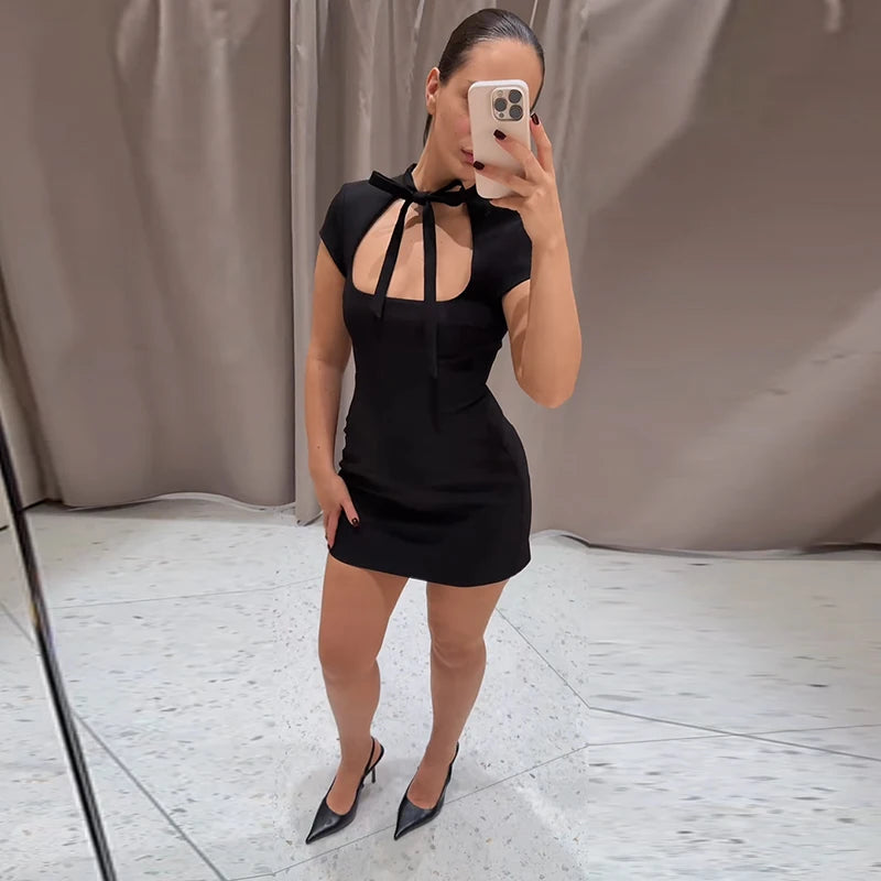 Abito Elegante Estivo 2026 da Donna con Stampa a Pois e Inserti in Pizzo, Vestito da Spiaggia Senza Maniche con Schiena Scoperta in Raso e Spalline Sottili