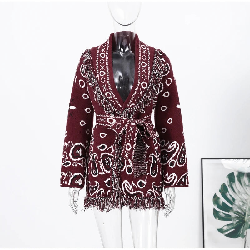 Cardigan da donna in maglia con stampa zebrata e frange, modello ampio con scollo a V, maniche lunghe, cintura, maglione caldo e spesso, collezione autunno 2026.