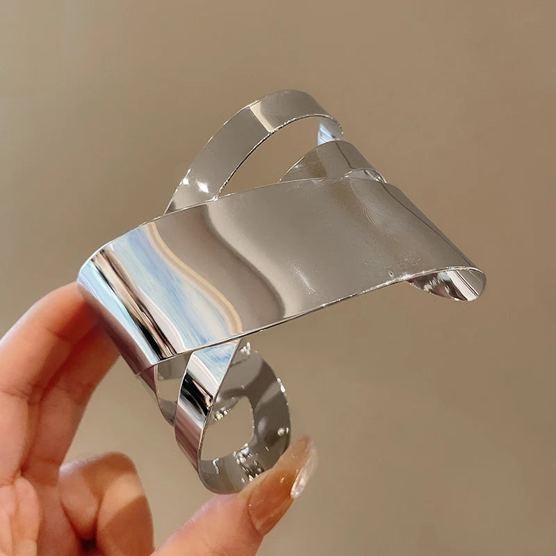 Bracciale in lega geometrica multistrato con anello in metallo per donna Accessori per gioielli da festa di lusso con anello da braccio stile esagerato e fresco