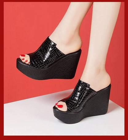 Sandali con Zeppa in Pelle Lucida Estivi da Donna, Misura Piccola 32-43, Tacco Alto 11cm, Ciabatte Eleganti per Ufficio e Modello, Collezione 2026