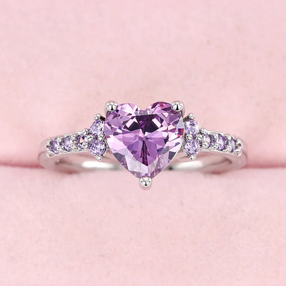 Huitan Anelli con zirconi a forma di cuore viola per le donne Accessori unici per fidanzamento di nozze Fancy Lady Gift Gioielli romantici alla moda