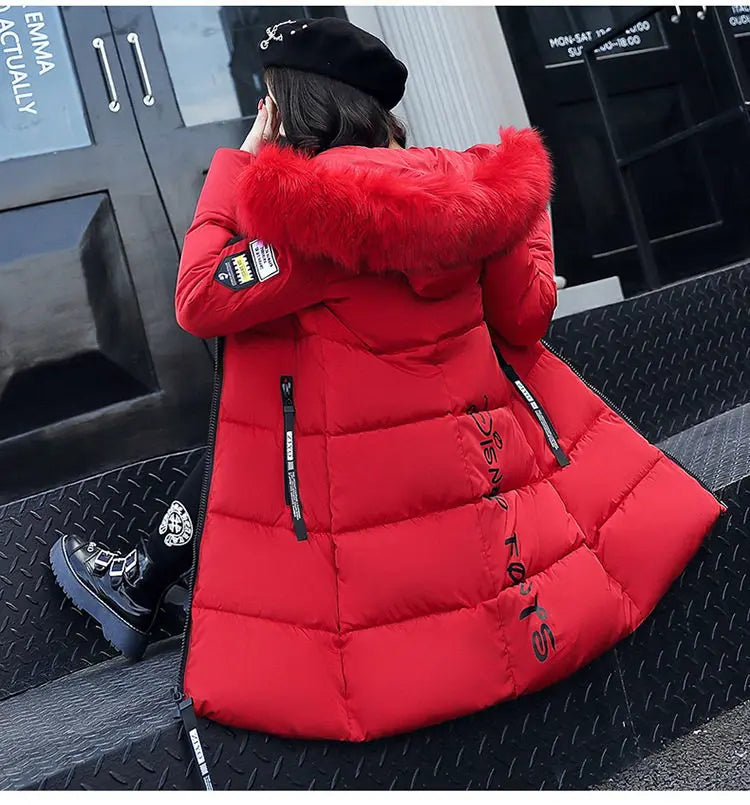 Parka Invernale da Donna con Cappuccio e Collo in Pelliccia, Giacca Lunga Elegante con Zip e Patch con Lettere, Calda e Spessa, Capospalla Femminile per la Neve
