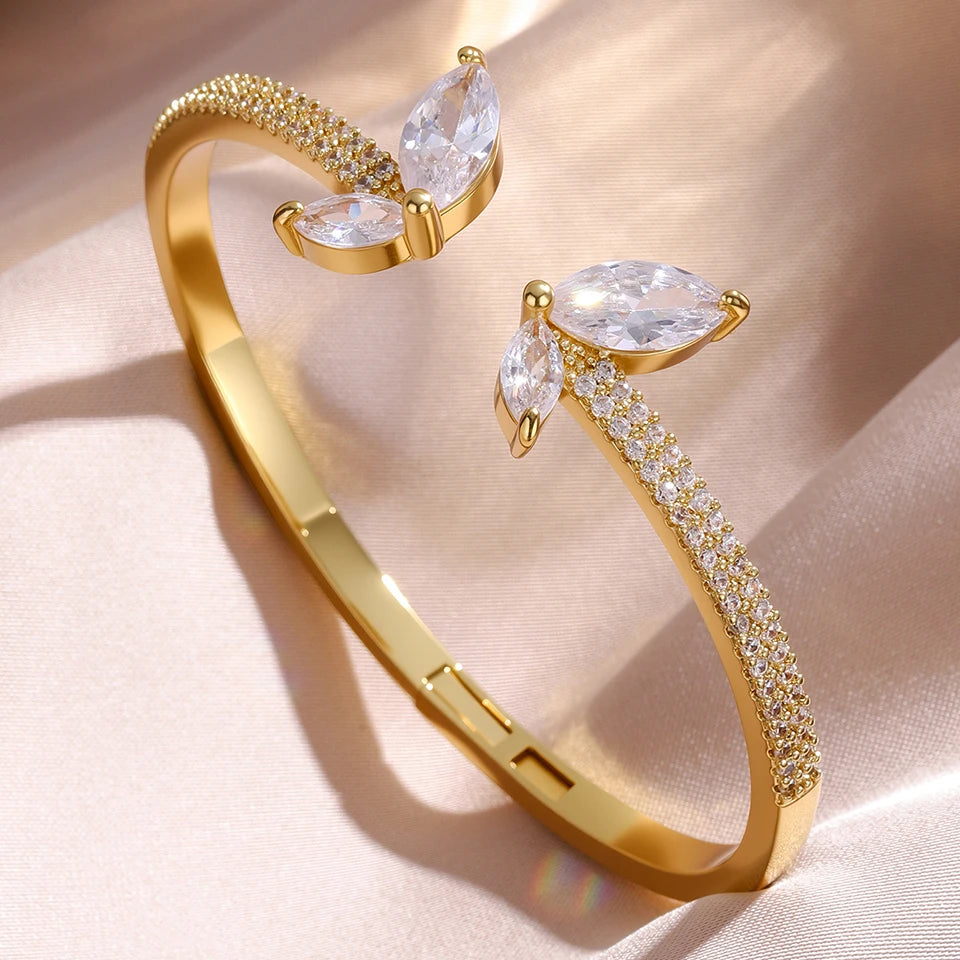 Braccialetti con polsino color oro con geometria di lusso per le donne Braccialetti con zirconi cubici alla moda INS Gioielli per feste quotidiane.