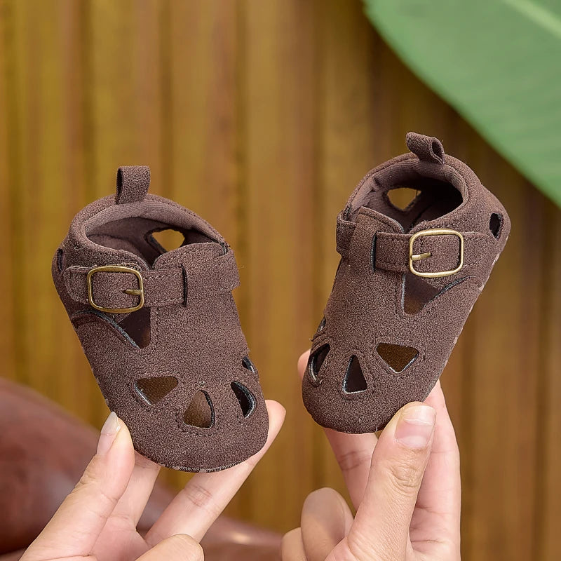 Sandali estivi per bambini da 0 a 1 anno, scarpe per bambini con suola morbida e antiscivolo, sandali per bambini con punta chiusa e anticollisione da 0 a 1 anno, adatti sia per ragazzi che per ragazze