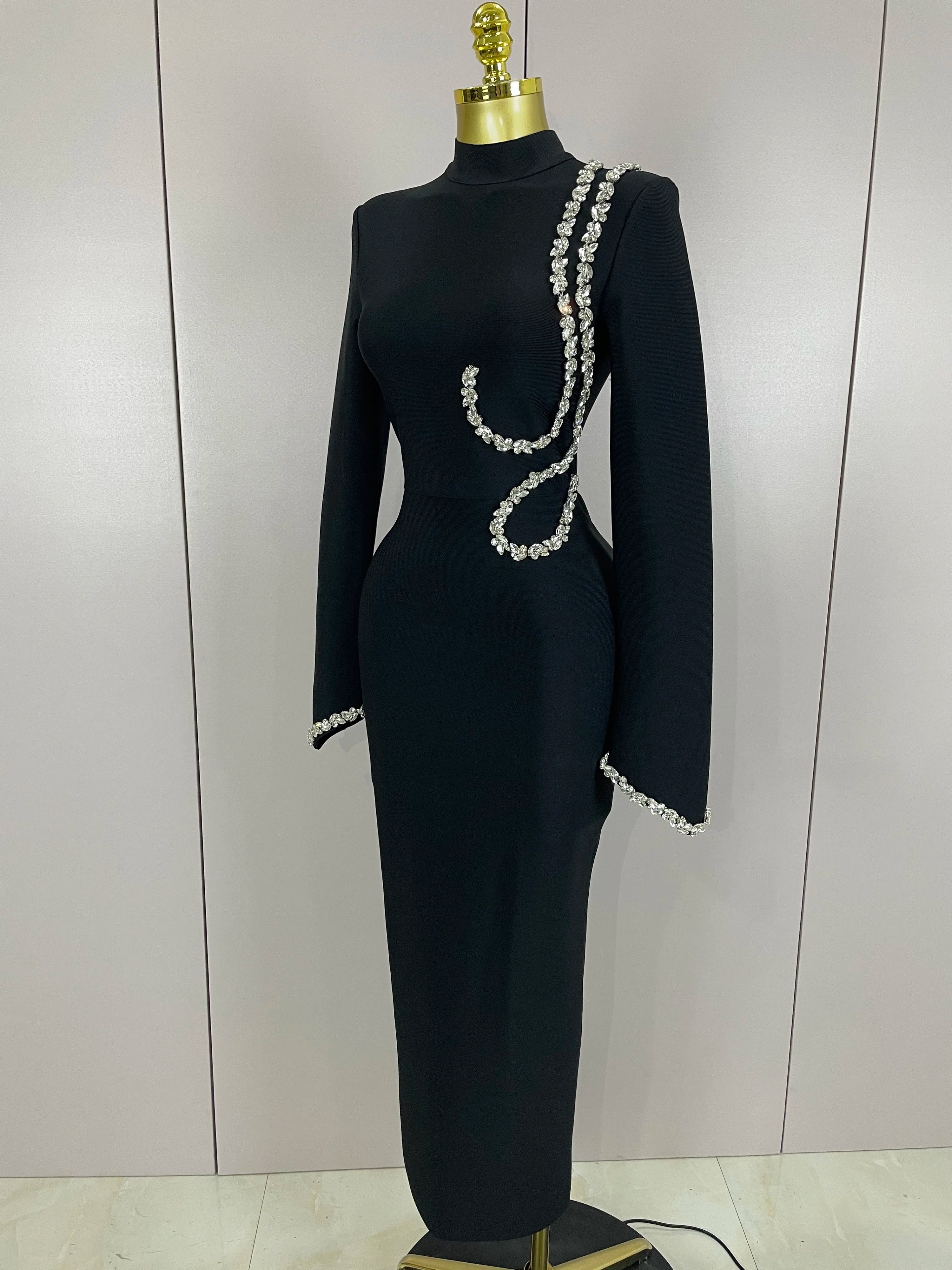 Abito lungo aderente con fasciatura aderente con diamanti a maniche lunghe sexy 2025 Abiti da compleanno di lusso per feste da sera eleganti per celebrità da donna