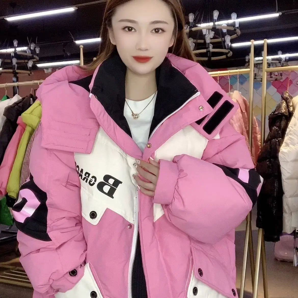 Caldo inverno piumino giacche donna Parka con cappuccio abbigliamento invernale cappotto da neve Casual spessa piumino corto brillante Streetwear