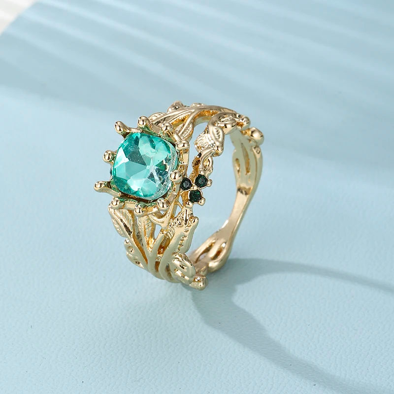 Anello Totem Anello Anello creativo con zirconi verdi intarsiati in lega vintage