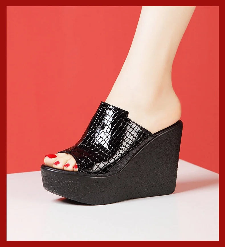 Sandali con Zeppa in Pelle Lucida Estivi da Donna, Misura Piccola 32-43, Tacco Alto 11cm, Ciabatte Eleganti per Ufficio e Modello, Collezione 2026