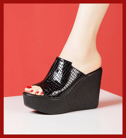 Sandali con Zeppa in Pelle Lucida Estivi da Donna, Misura Piccola 32-43, Tacco Alto 11cm, Ciabatte Eleganti per Ufficio e Modello, Collezione 2026