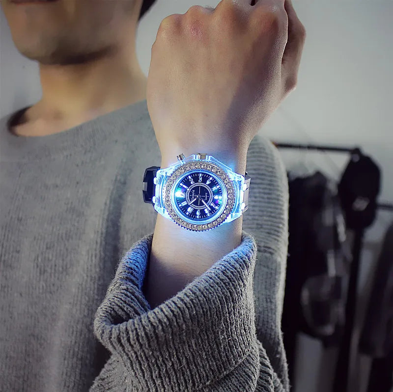 led Flash Orologio luminoso Tendenze della personalità studenti amanti gelatine donna orologi da uomo 7 colori luce Orologio da polso bayan kol saati