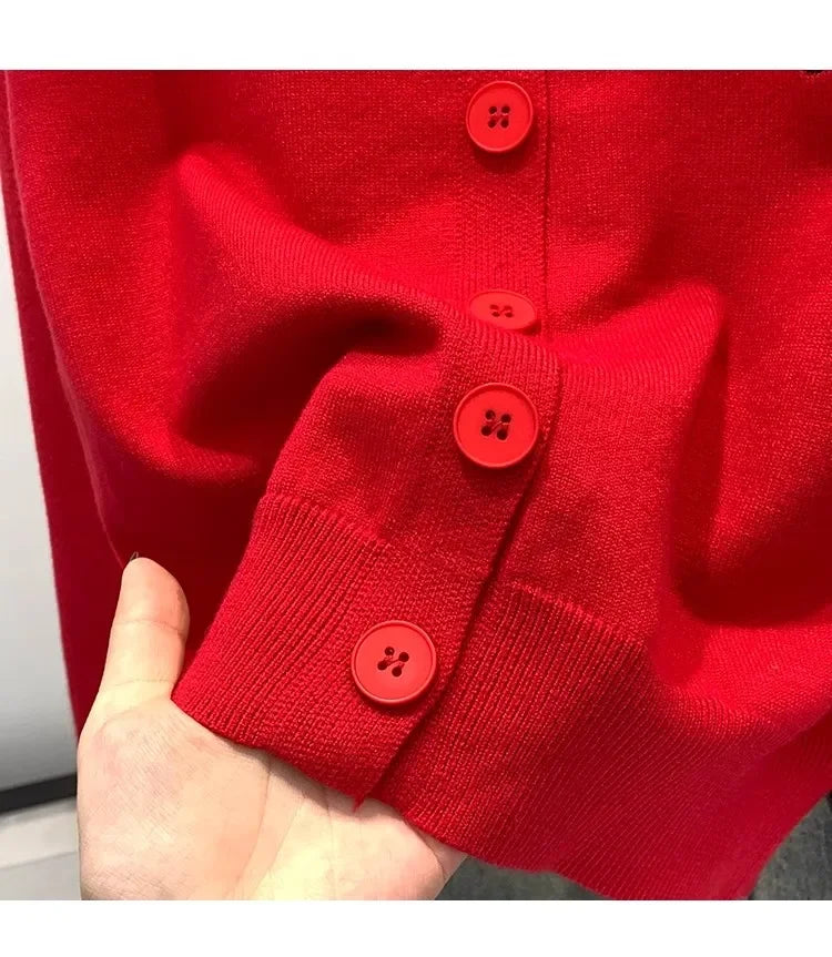 Maglione da donna autunno inverno 2026, cardigan in maglia ricamato che valorizza la figura, design unico e chic coreano, maglione in maglia, capo esterno, top