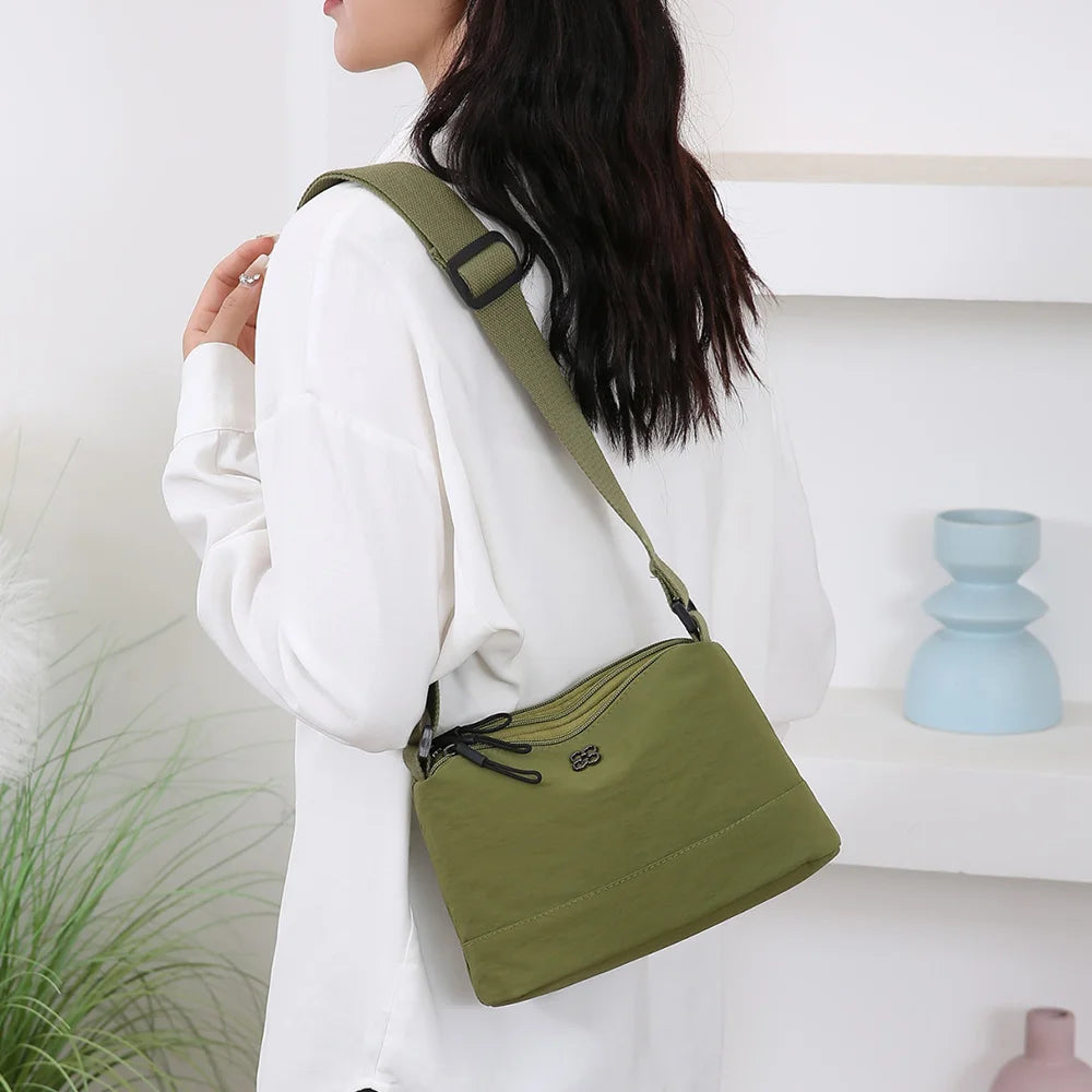 Nuova borsa a tracolla da donna in tessuto di nylon morbido Tasche multiple Borsa stile casual Borse a tracolla in tinta unita per ragazze