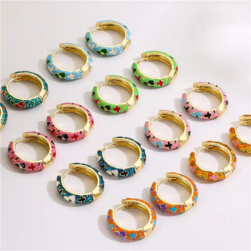 HECHENG, Orecchini a cerchio piccoli con fiori smaltati vintage Dichiarazione geometrica alla moda Cerchio rotondo Huggie Orecchino Gioielli di moda Brincos