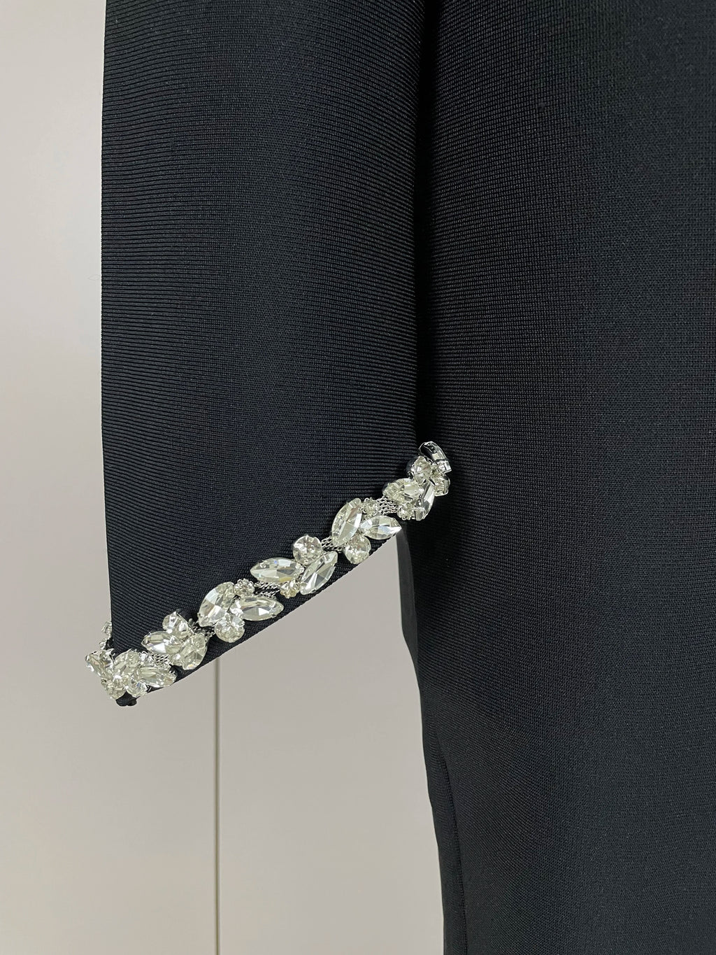 Abito lungo aderente con fasciatura aderente con diamanti a maniche lunghe sexy 2025 Abiti da compleanno di lusso per feste da sera eleganti per celebrità da donna