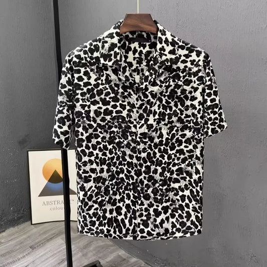 Camicia a maniche corte con stampa leopardata Design da uomo di nicchia Moda Versatile Casual Estate Stile sottile 2025 Nuovo top alla moda