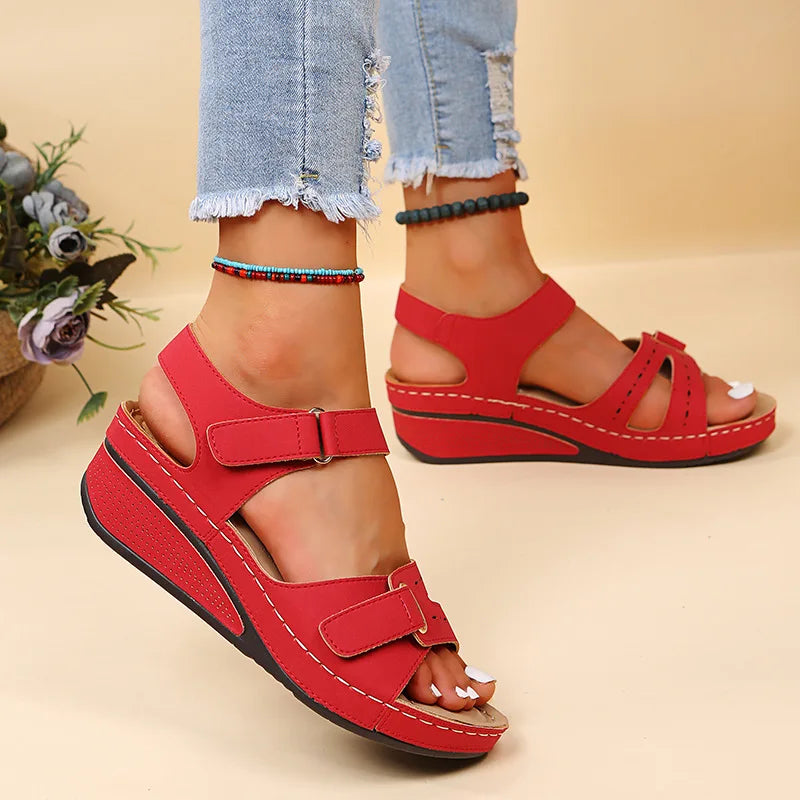 Sandali con zeppa estivi per donna 2025 Scarpe da spiaggia antiscivolo di nuova moda Donna Sandali con plateau casual leggeri Mujer Plus Size