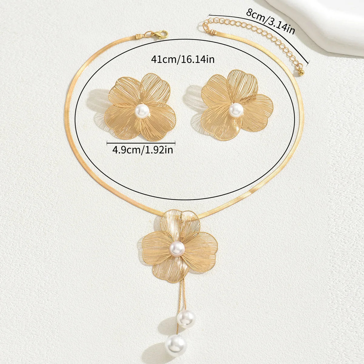 Ensembles collier et boucles d'oreilles pour femmes en cuivre, polyvalents, fleur incrustée, perle, design de niche, chaîne longue à clavicule, bijoux de mode