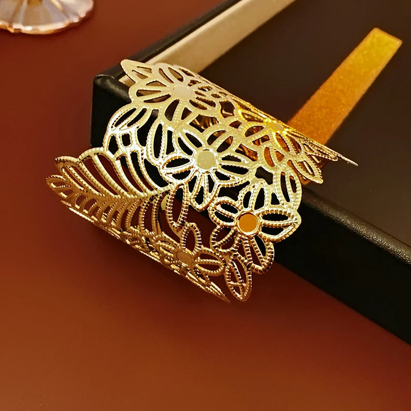 Bracciale in lega geometrica multistrato con anello in metallo per donna Accessori per gioielli da festa di lusso con anello da braccio stile esagerato e fresco