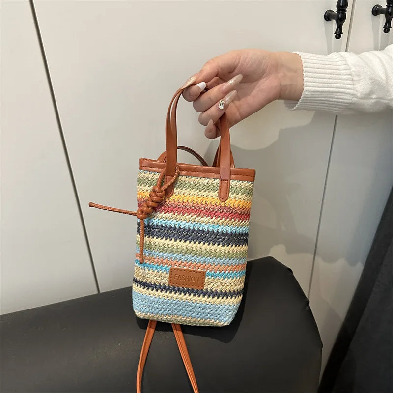 Borsa piccola da donna estiva nuova popolare versatile borsa a tracolla in paglia di colore a contrasto borsa a secchiello a tracolla moda casual
