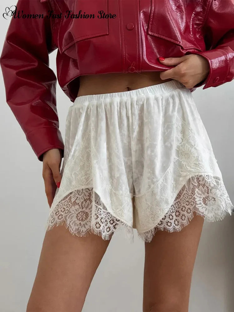 Pantaloncini Corti in Velluto con Inserti in Pizzo Sexy, Vita Alta Elastica, Mini Shorts Larghi da Donna, Nuova Collezione Estiva 2026, Streetwear Femminile