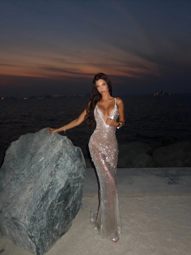Abito trasparente con cinturino per spaghetti con paillettes Abito da donna sexy con scollo a V in pizzo profondo aderente Abiti da festa da spiaggia 2025 Abito da vacanza elegante e chic