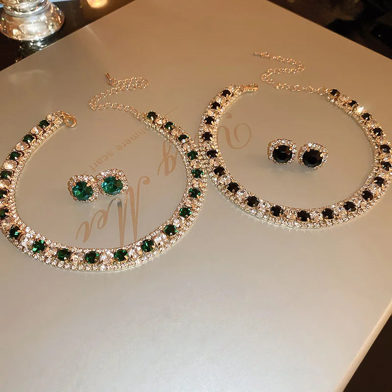 Damen-Strass-Halskette und Ohrringe, modisches Schmuckset, trendige Accessoires für Party und Alltag